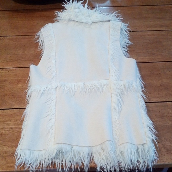 Pristine Bebe Faux-Fur Vest, Small - Picture 5 of 5
